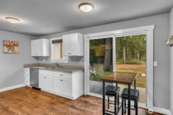 Granite counter tops and stainles steel apliances