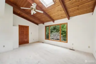 Livingroom w/ skylights