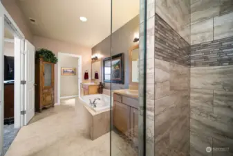 Primary Suite Elegant Bathroom w/ Soaking Tub