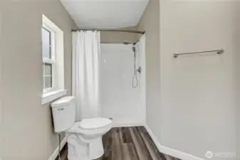 Primary en-suite bathroom - unfurnished