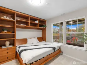 Murphy Bed - Super Easy to Pull Down and Put Back. Perfect for Guests!