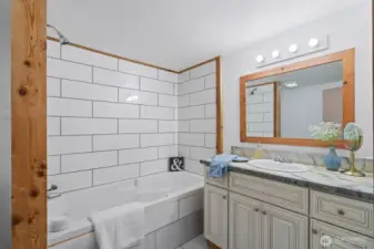 Primary Bath w/Huge Soaking Tub