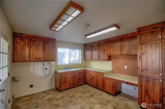 Lower level laundry off garage.