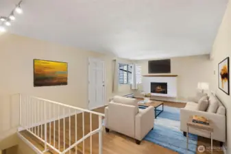 1721 living room w/fireplace