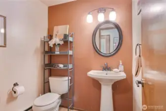 Powder bath in mainfloor