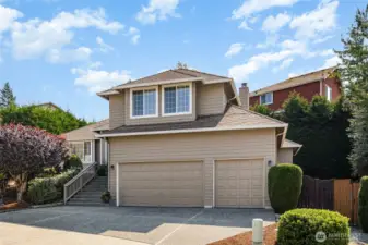 This home’s warm neutral color palette with new exterior paint in 2020, enhances its charm and adds to the overall curb appeal.
