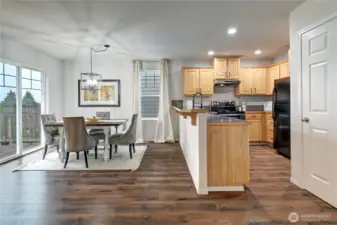 Dining with Desk Access