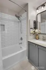 This full ensuite bath was updated in 2021.