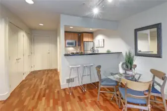 Convenient breakfast bar and dining area