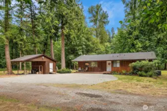 Welcome Home! Privacy and Serenity await!