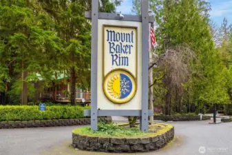 Mount Baker Rim Community entrance.