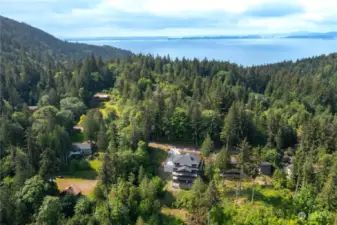 Elevated site, perfect for panoramic views.