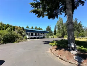 The circular driveway is wonderful for pulling in a boat or trailer and additional parking while entertaining.