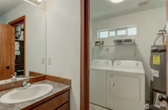 1/2 bath and laundry room