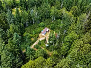 Well maintained, single-wide on one of the buildable areas