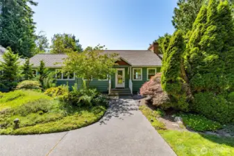 Cute 2,776 square foot home.