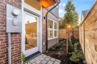 PHOTOS ARE OF MODEL HOME 1704B - SIMILAR LAYOUT W/DIFFERENT COLOR SCHEME.