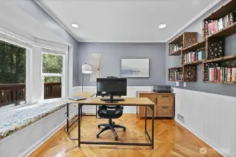 Den/office near entry