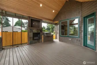 422sf of covered outdoor space.