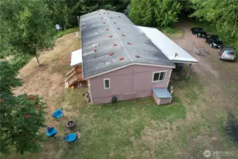 Privacy and lots of space for cars, boats or your RV.