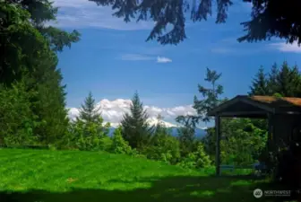 The trees have grown, but with a little trimming this view is possible again.