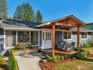 Such a charming front entry!