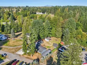 Snohomish golf course is moments from your door step.