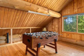 Loft w Game Room