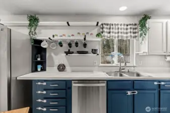 Light and bright kitchen