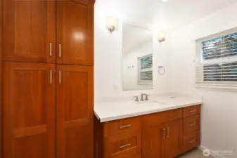 2606 Full Main Bathroom