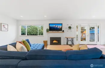 Main Fireplace, Cozy and Centralized home space