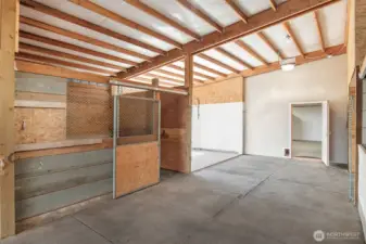 Living quarters connected to barn and arena