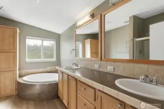 Big soaking tub to relax in!