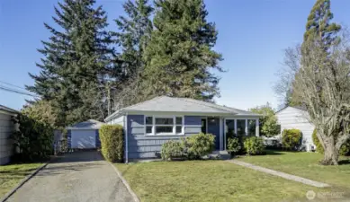 Super cute bungalow on large flat usable lot in sought after University Place well established neighborhood minutes to EVERYTHING shopping, dining, parks!