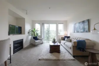 Top floor  living room & primary suite city, pond views