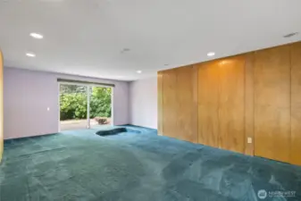 FAMILYROOM/ BONUS ENTERTAINING AERA