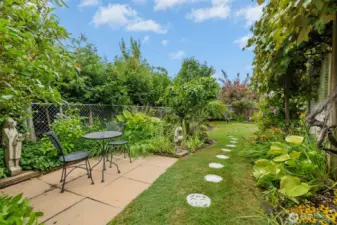 Beautifully landscaped with Edible garden