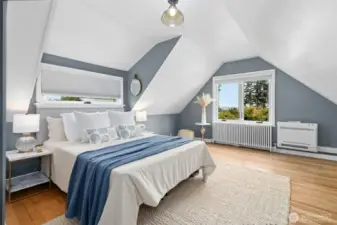 Upper Level Primary Bedroom (3)