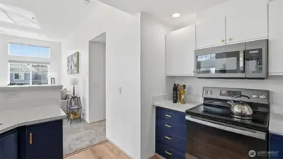 A functional and stylish kitchen that keeps you connected to the conversation.