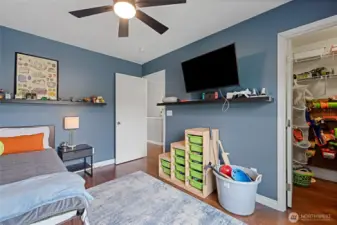 Bedroom 3 also has WIC