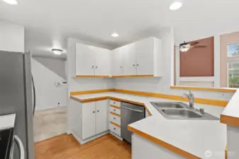 A welcoming space that seamlessly blends cooking, dining, and gathering