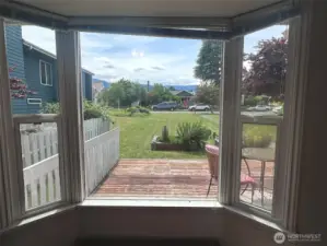 Front bedroom and mountain view again!