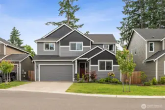 A pristine kept home awaits YOU