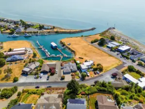 It's easy to set sail for a few hours from your private dock.