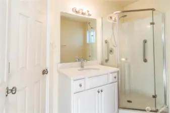 3/4 guest bath