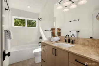 Shared bathroom for rooms 1-3. (Top floor)