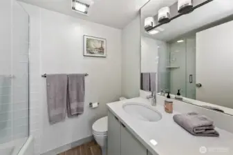 Primary ensuite bath