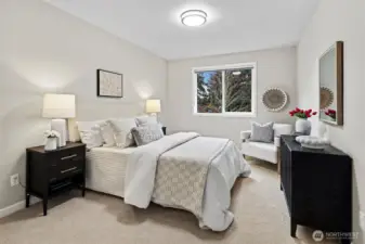 Upstairs Bedroom (Bed #2)