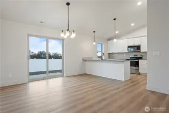 Dining Area to Back Yard Patio