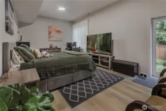 Bonus room with closet being used as 5th bedroom